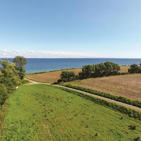 Three-bedroom In Holiday home *