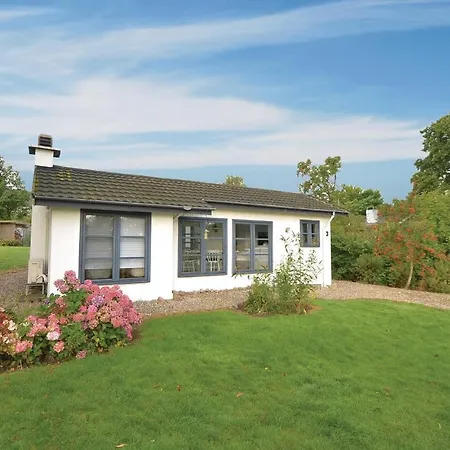 Three-bedroom In Holiday home